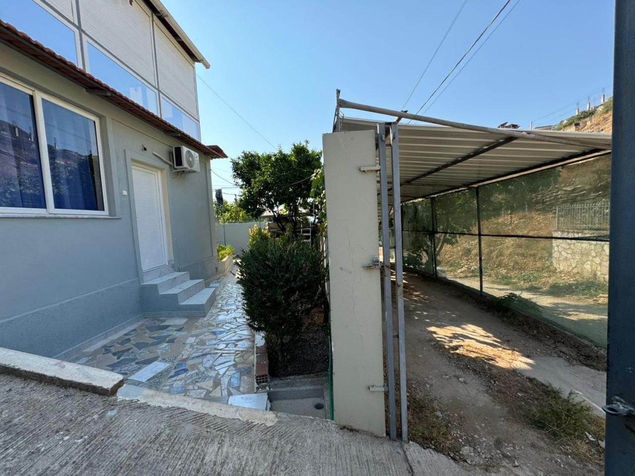 Miri Apartments Sarandë エクステリア 写真