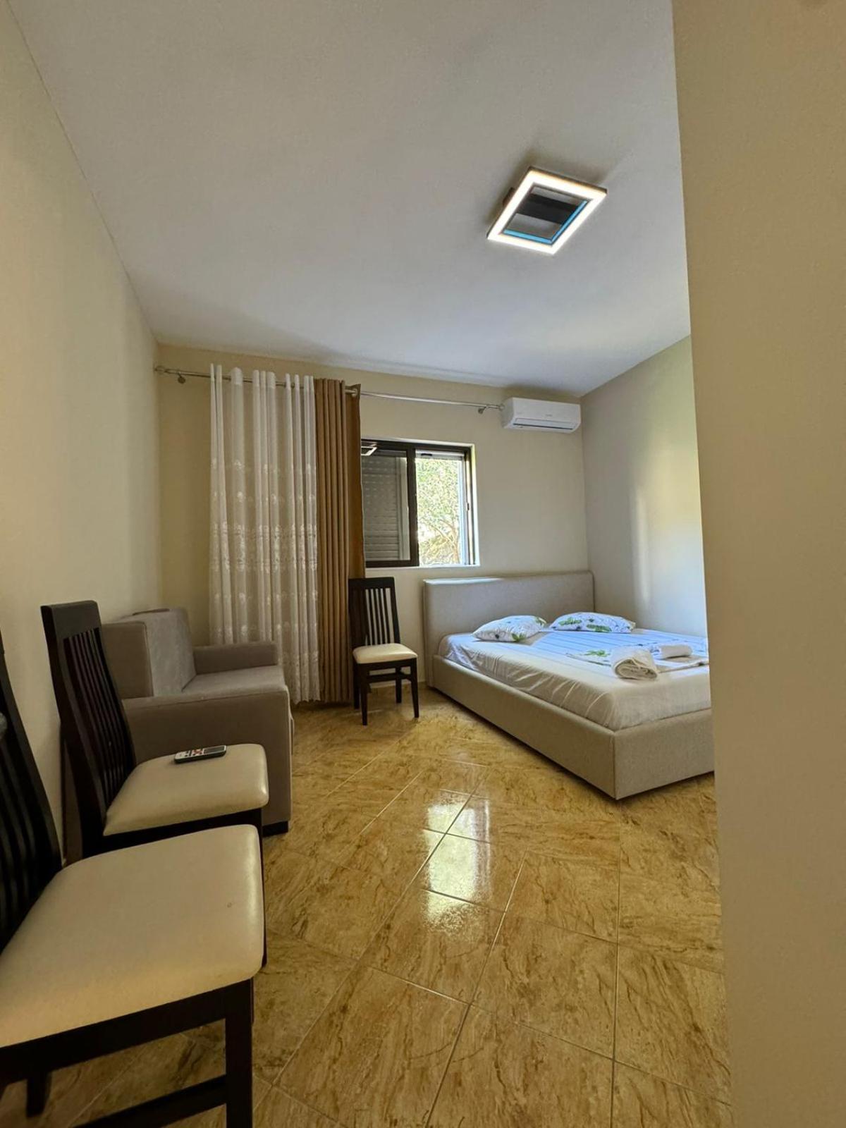 Miri Apartments Sarandë エクステリア 写真