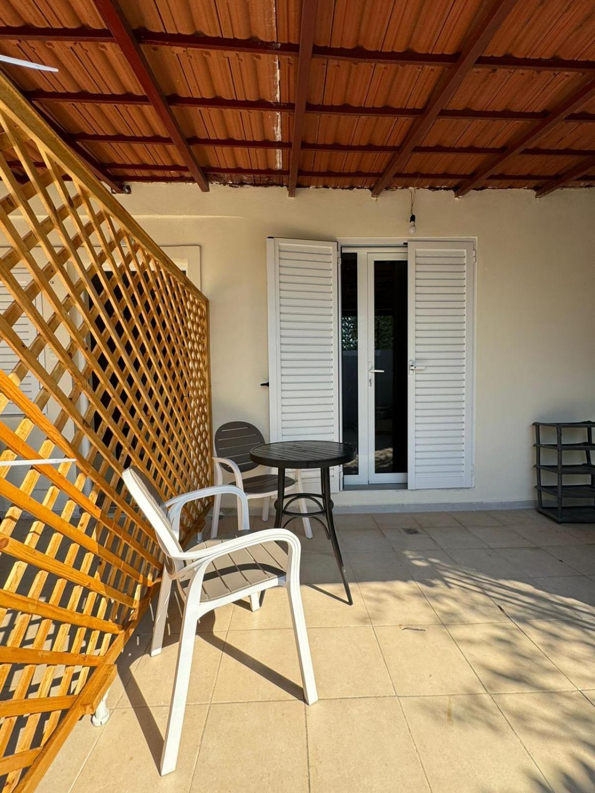 Miri Apartments Sarandë エクステリア 写真
