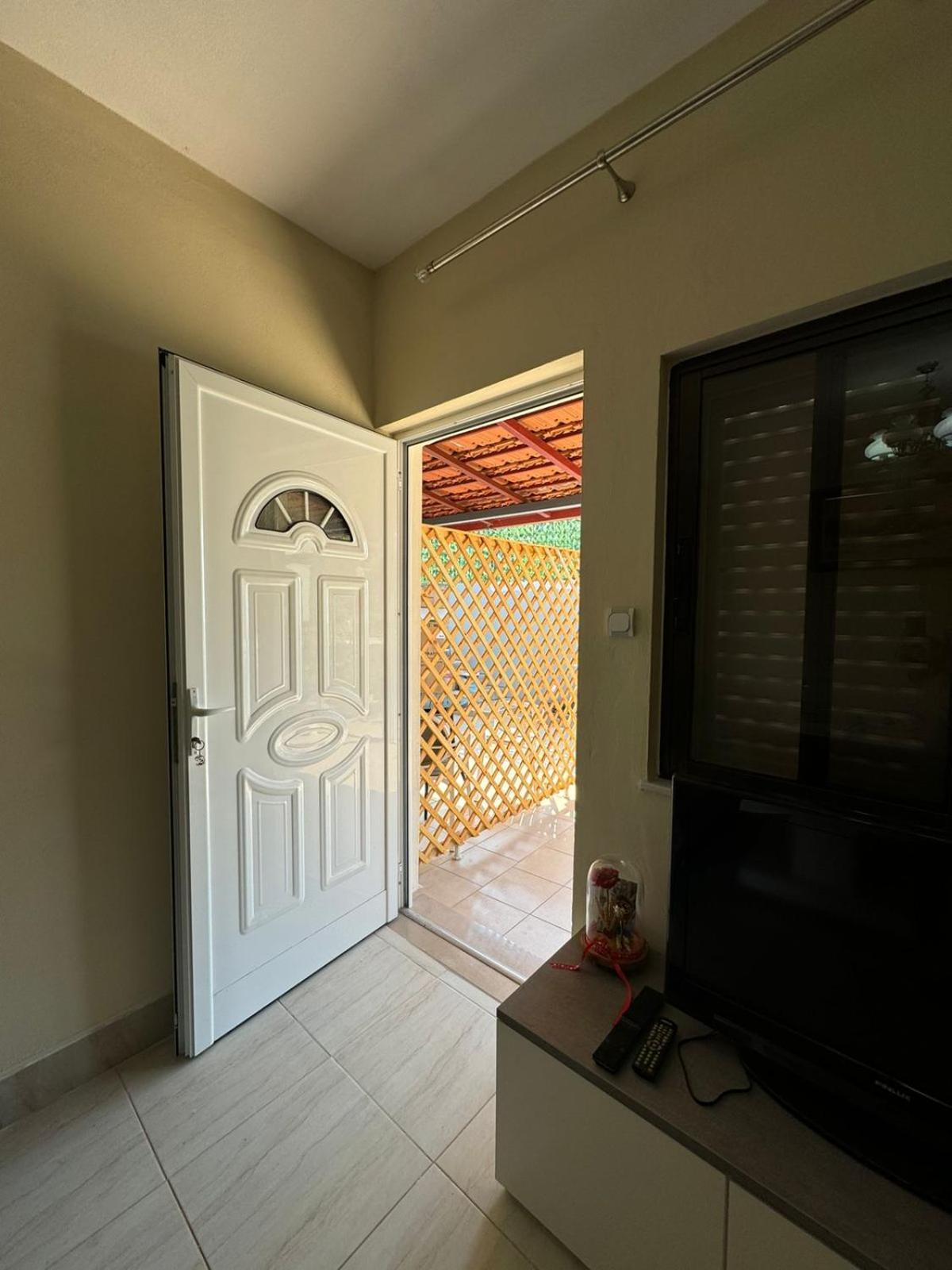 Miri Apartments Sarandë エクステリア 写真